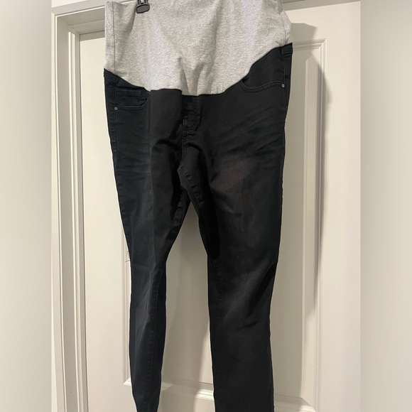 THYME MATERNITY black slim leg jeans , size XXL - tall - Picture 3 of 6
